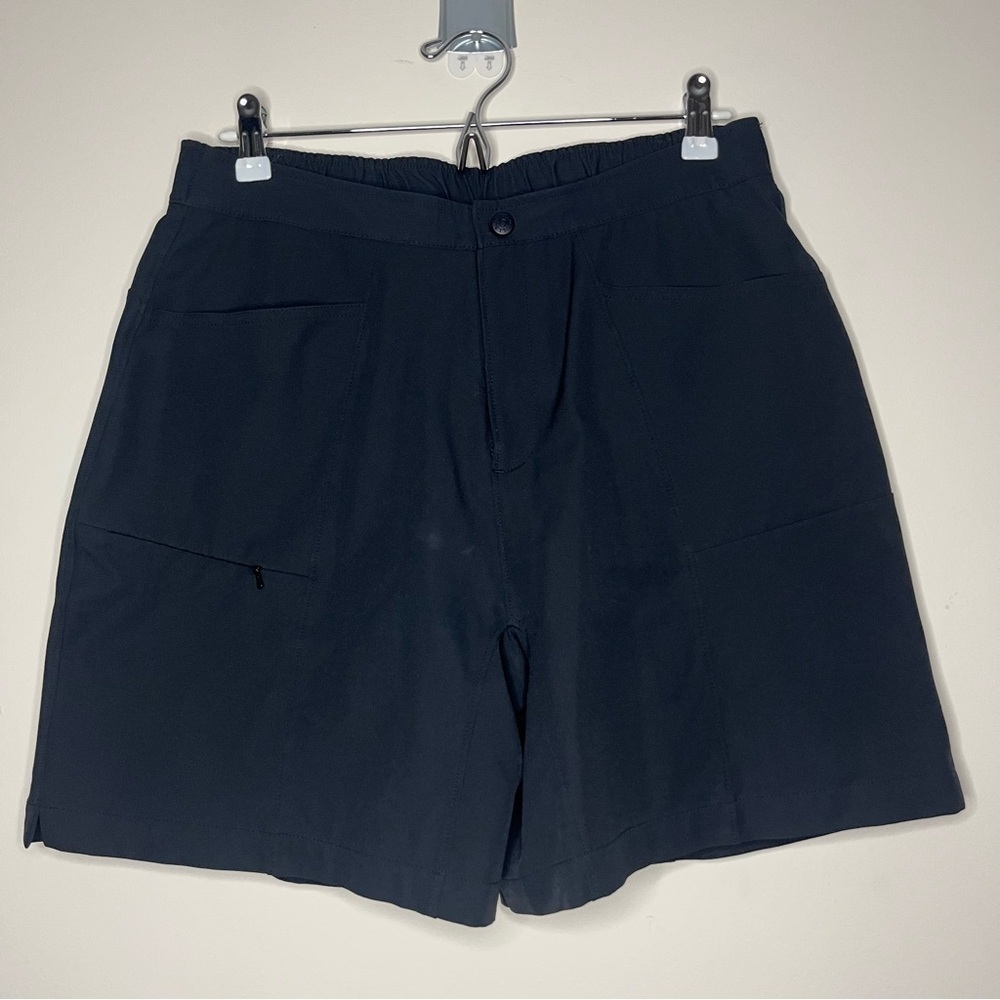 L.L. BEAN Black Gorpcore Atheleisure Padded Bike Shorts